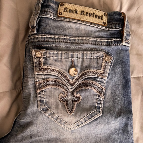 Rock Revival Denim - Women’s rock revival Capri length Karla jeans